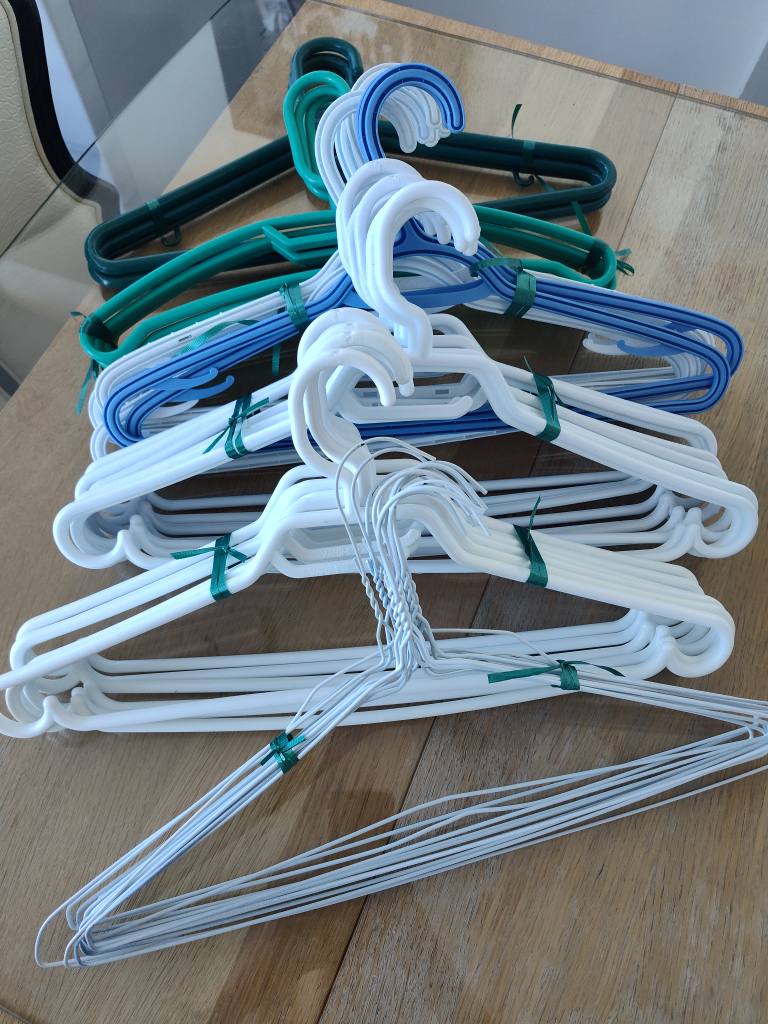 Clothes Hangers - 60 pcs