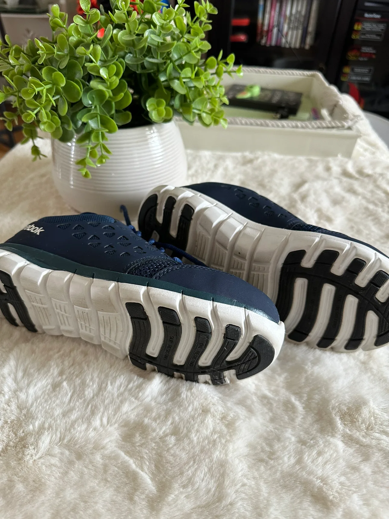 Ladies Reebok Safety shoes size 6 image indicator(4)