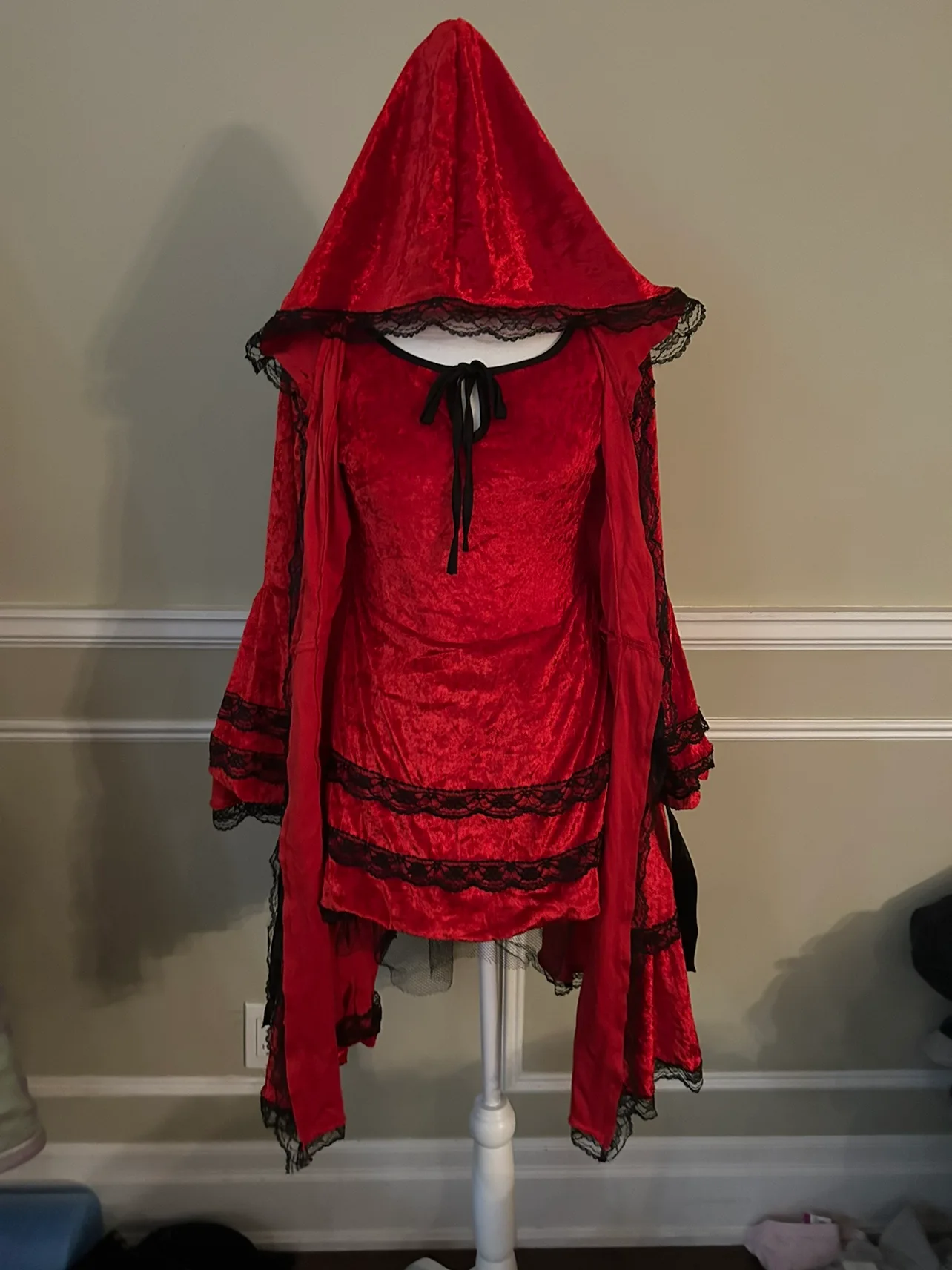 Red Riding Hood Costume image indicator(2)