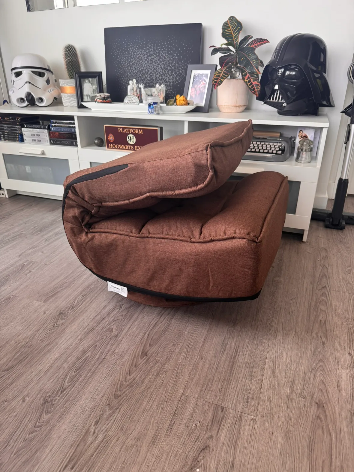 Foldable Swivel Floor Chair thumbnail