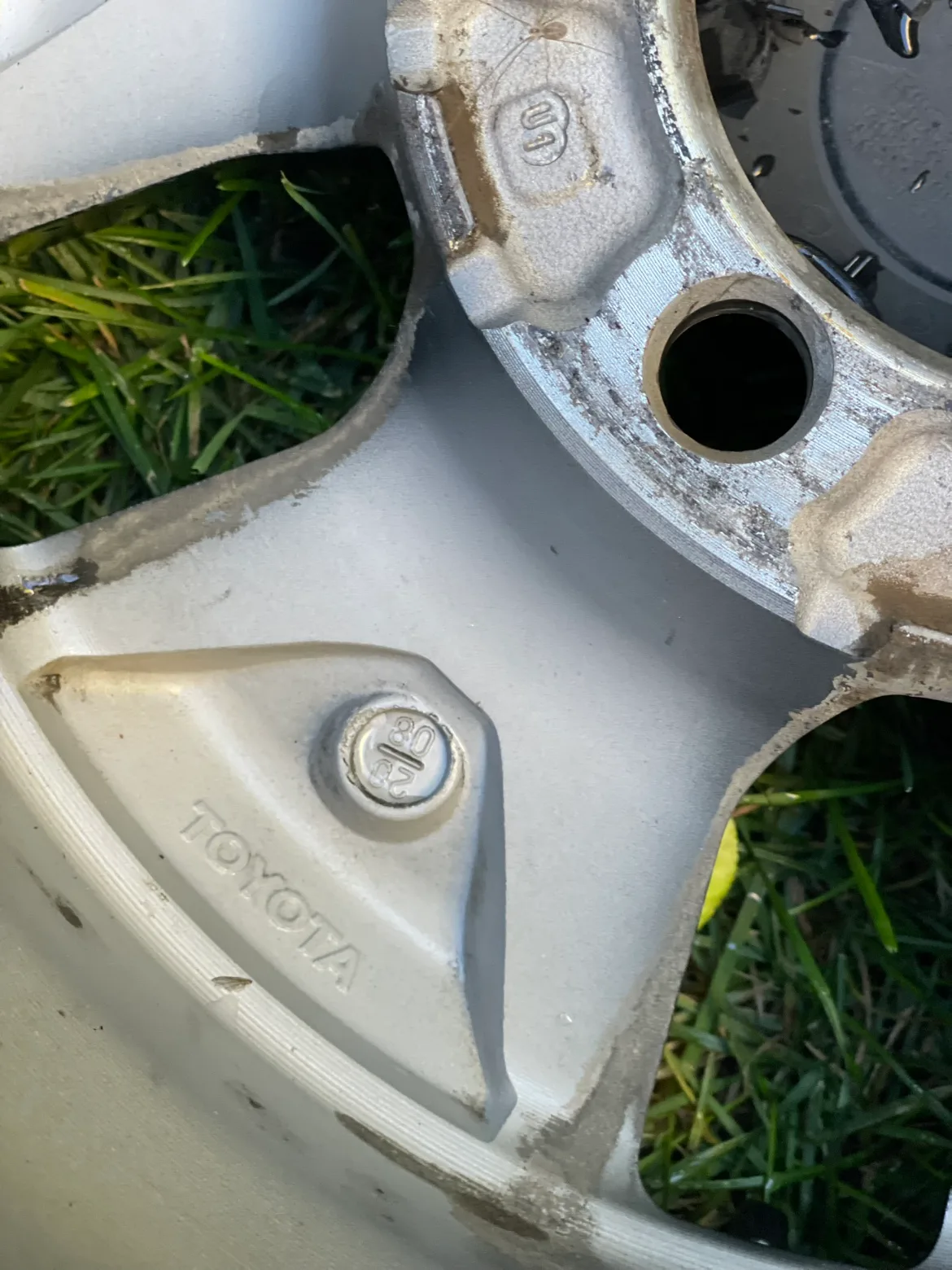 16 inch Toyota Tacoma OEM Wheels image indicator(6)