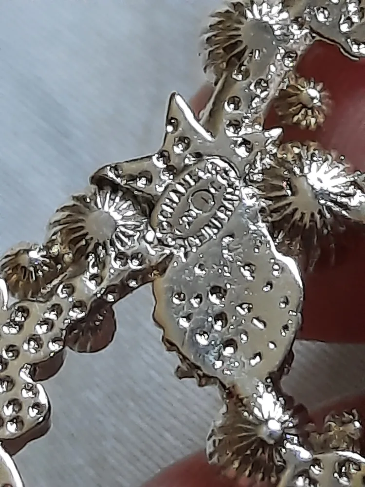 Chanel brooch image indicator(3)