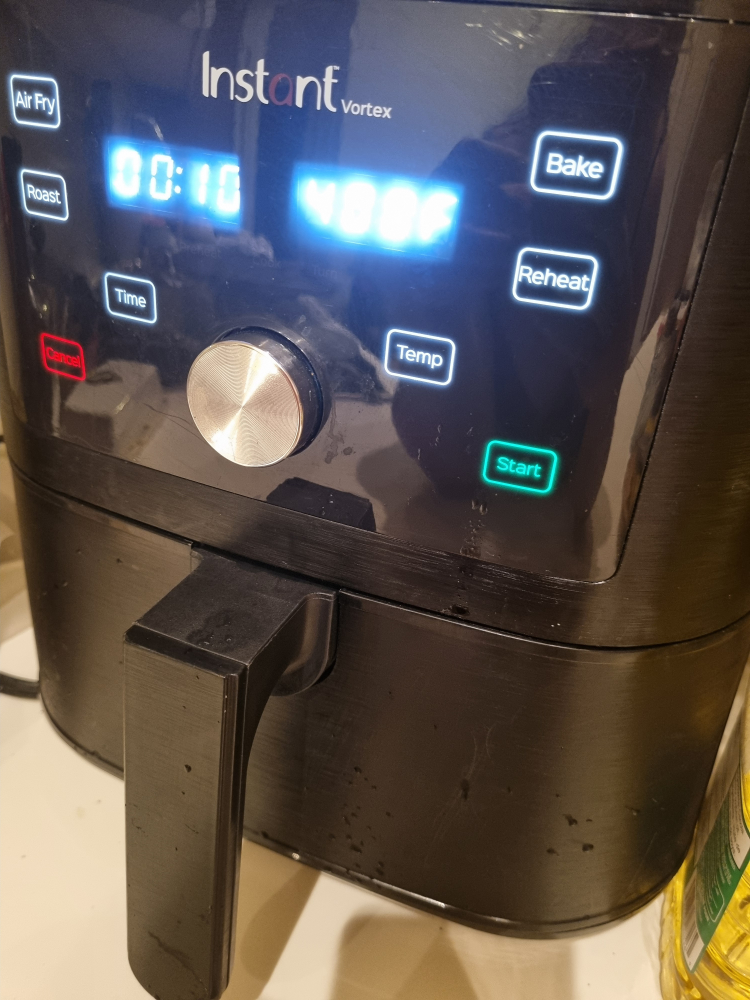 Instant Vortex Air Fryer - photo 2
