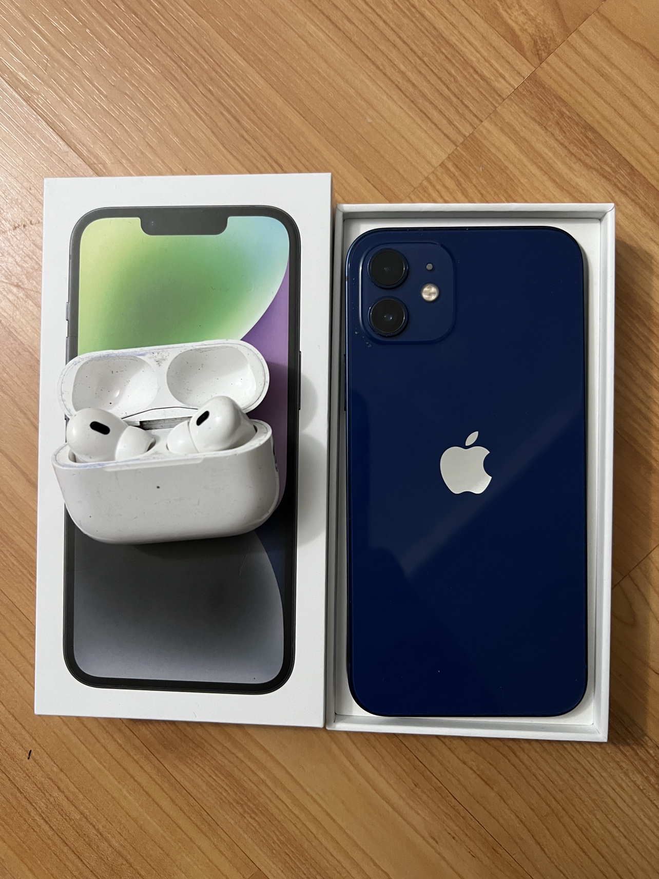 iPhone 12 & AirPods Pro 2 - photo 2