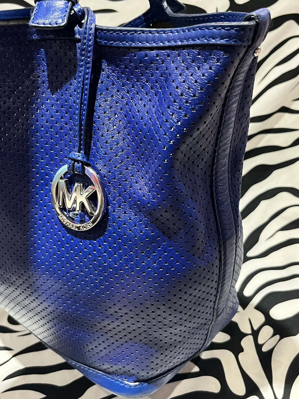 Michael Kors Blue Tote Bag image indicator(3)
