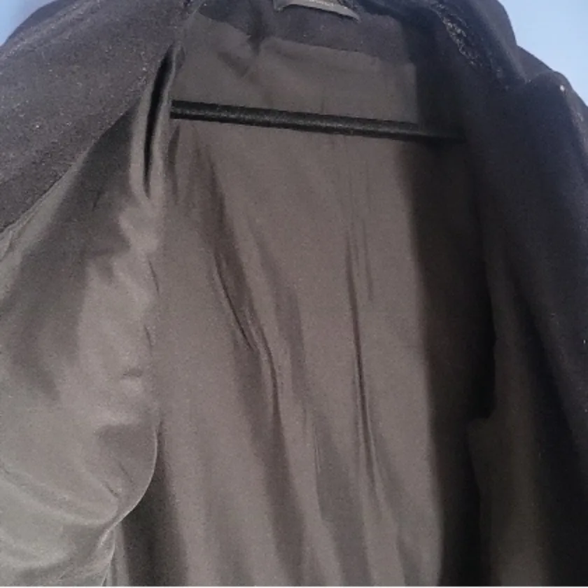 Black Hooded winter coat womans image indicator(5)