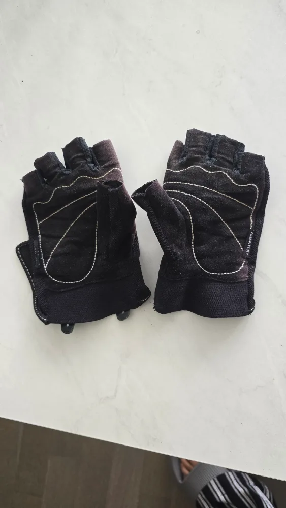 Nike Weightlifting Gloves image indicator(2)