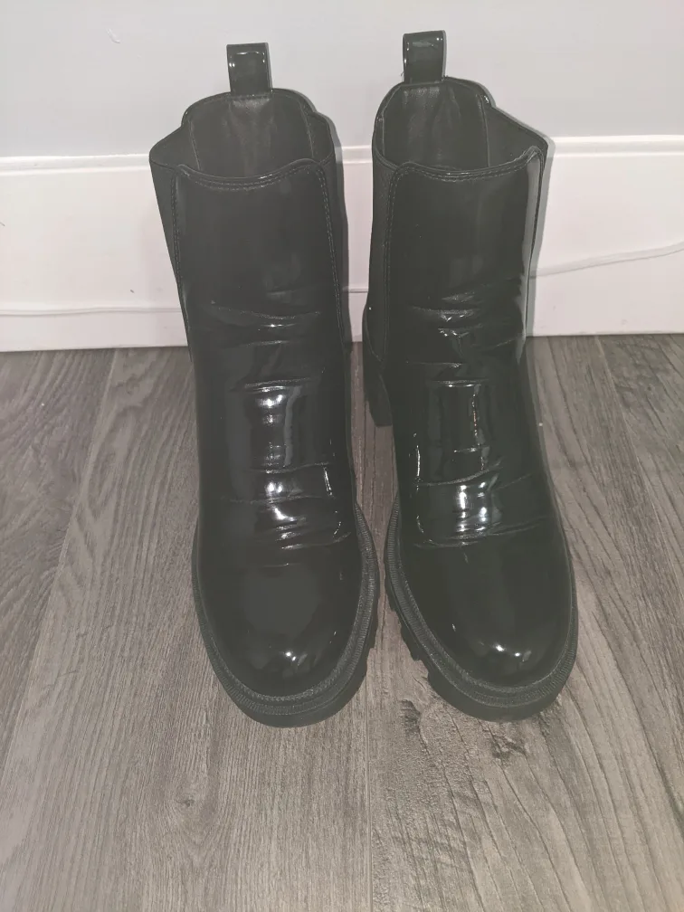 Black Patent Leather Chelsea Boots image indicator(2)