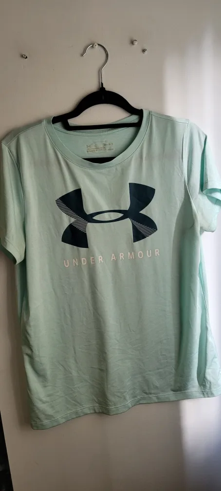 Under Armour Shirt thumbnail