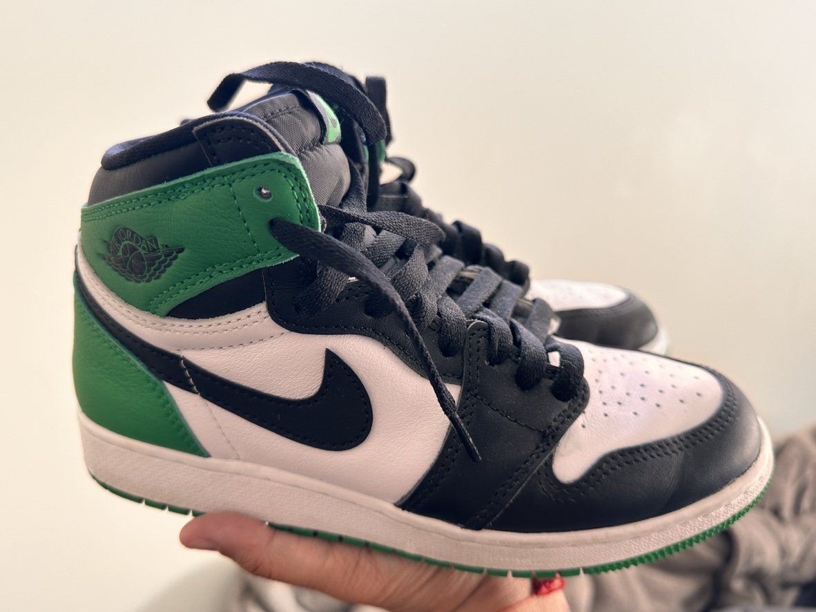 Air Jordan 1 Retro High OG "Lucky Green" - photo 3