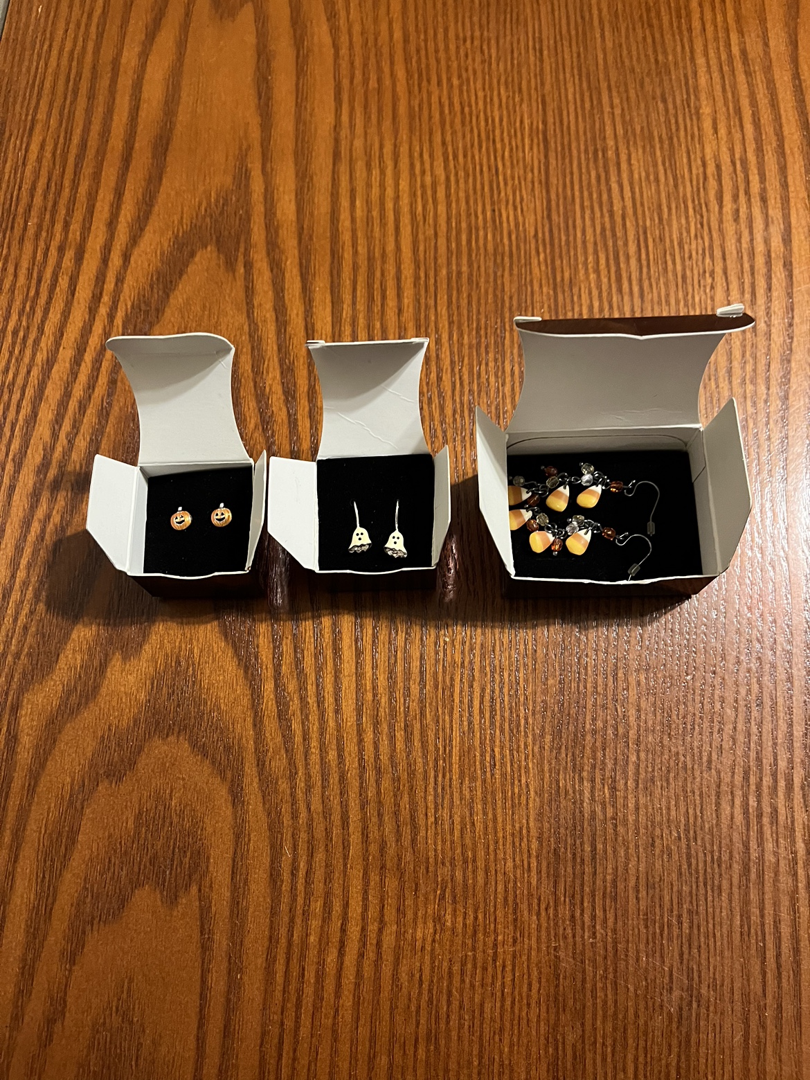 AVON HALLOWEEN EARRINGS