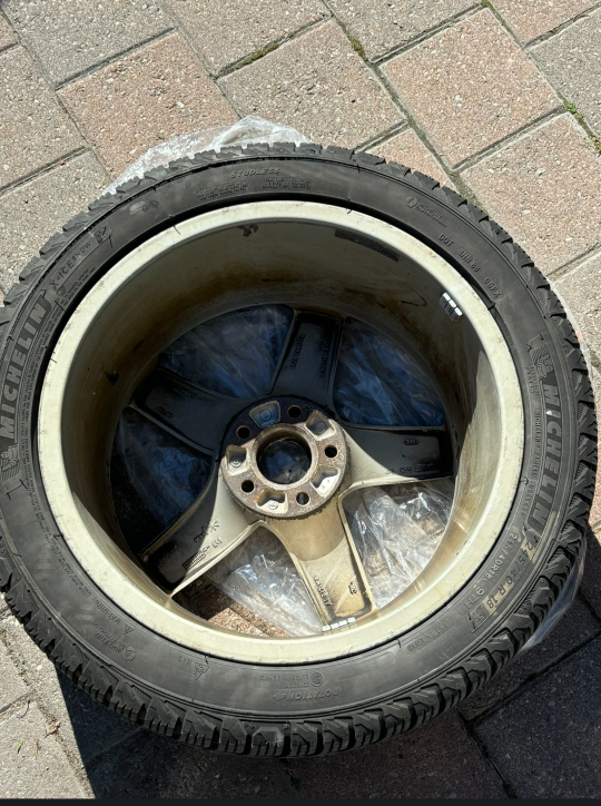 Michelin Tires with Rims 245/40/18 like new - photo 2