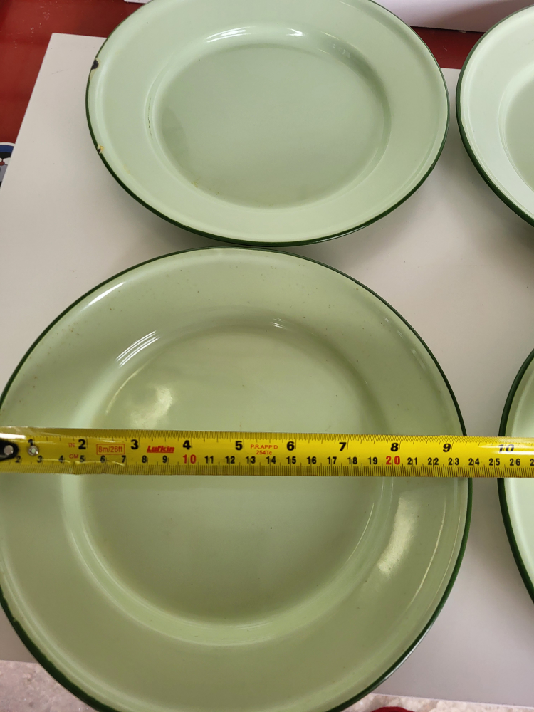 Set of 4 Green Enamelware Plates - photo 3