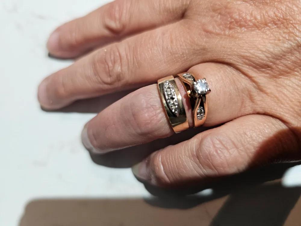 Gold Wedding Band Set image indicator(4)