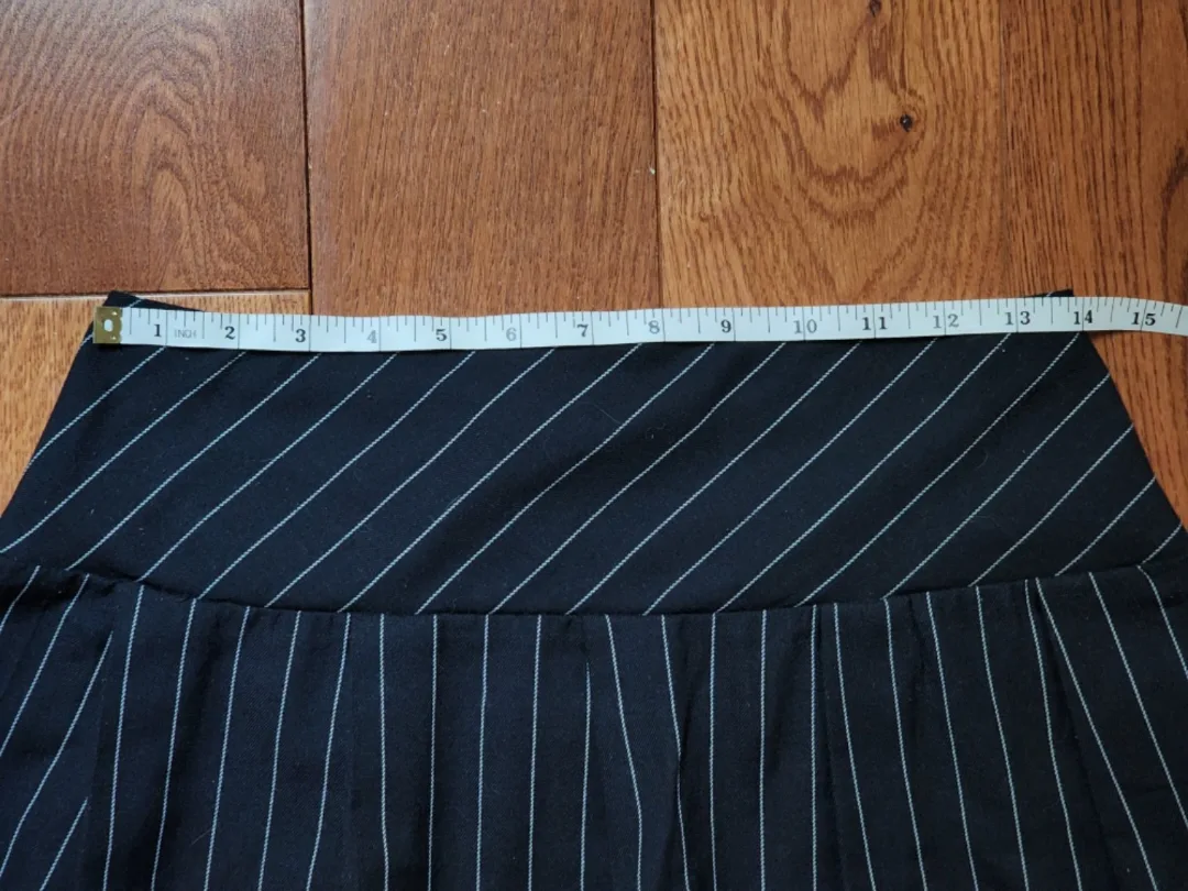 H&M pleated mini skirt image indicator(8)