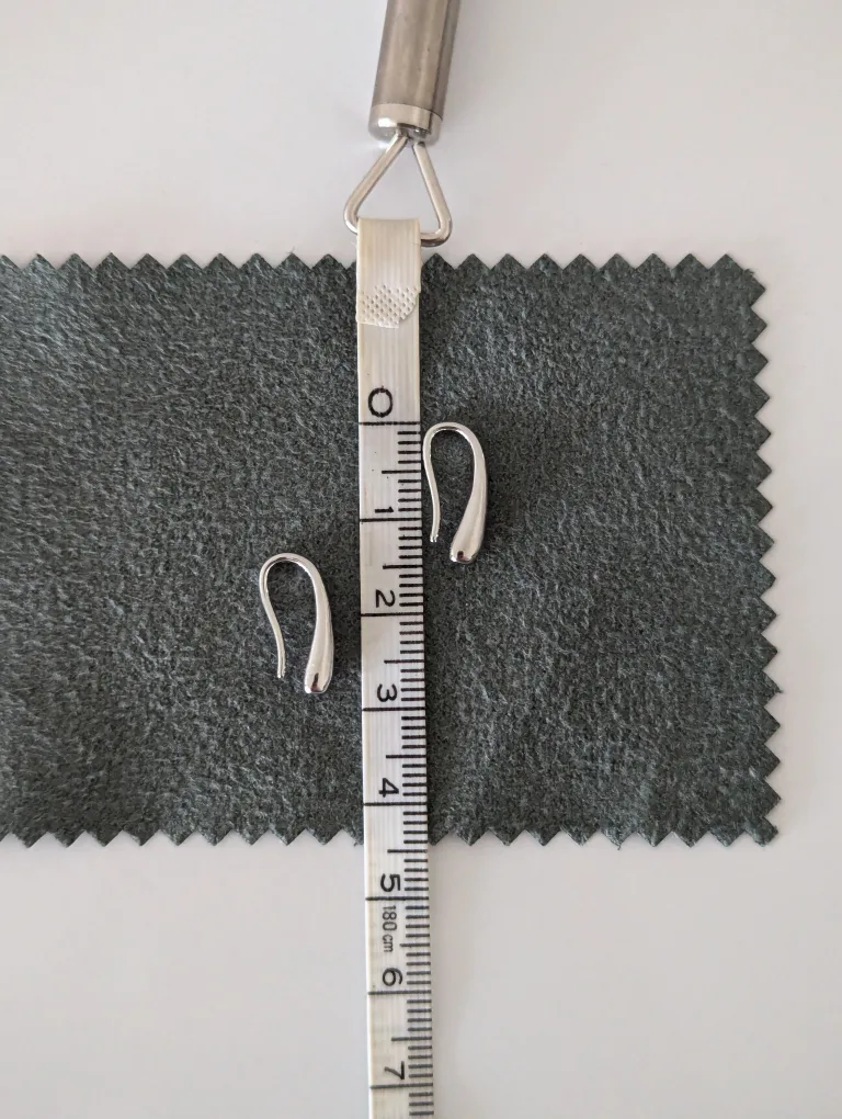 925 Sterling Silver Small Teardrop Earrings image indicator(3)