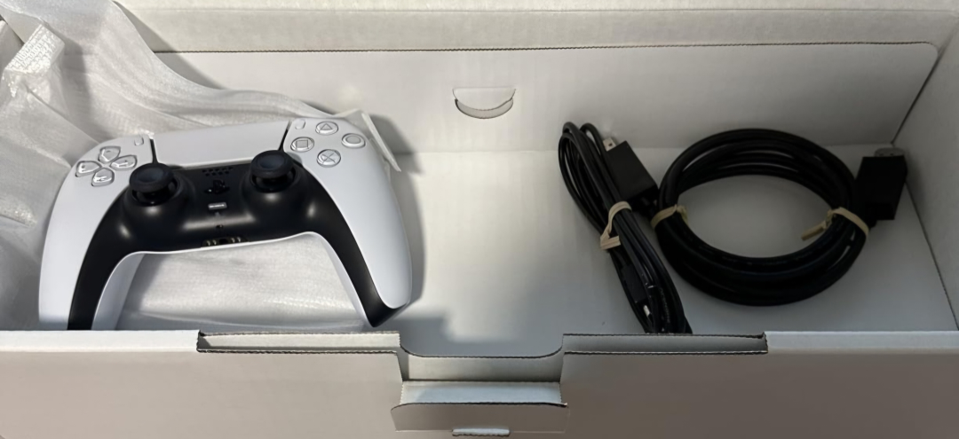 PlayStation 5 Console with Spider-Man 2 - photo 4