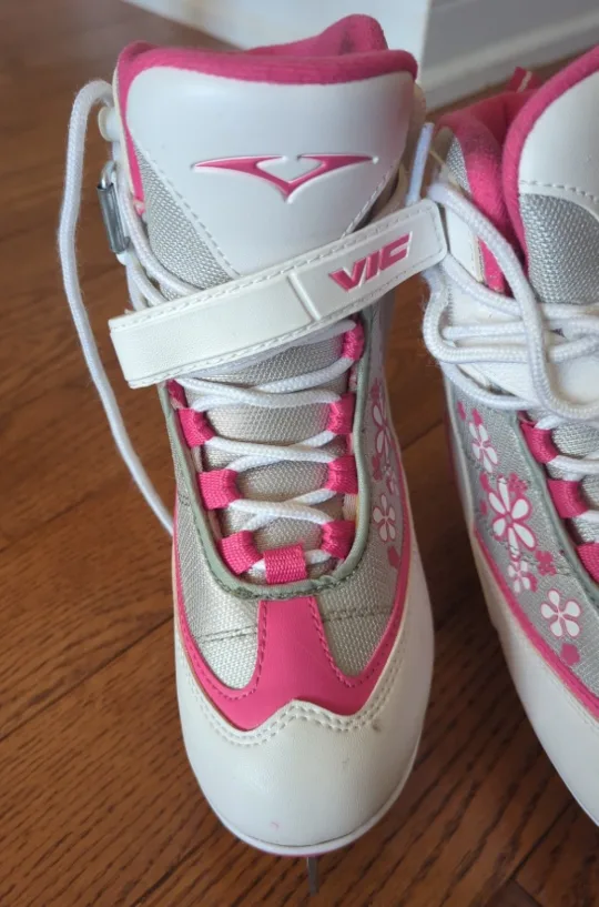 VIC Frost Recreational Ice Skates, Junior/Girls, White/Pink image indicator(4)