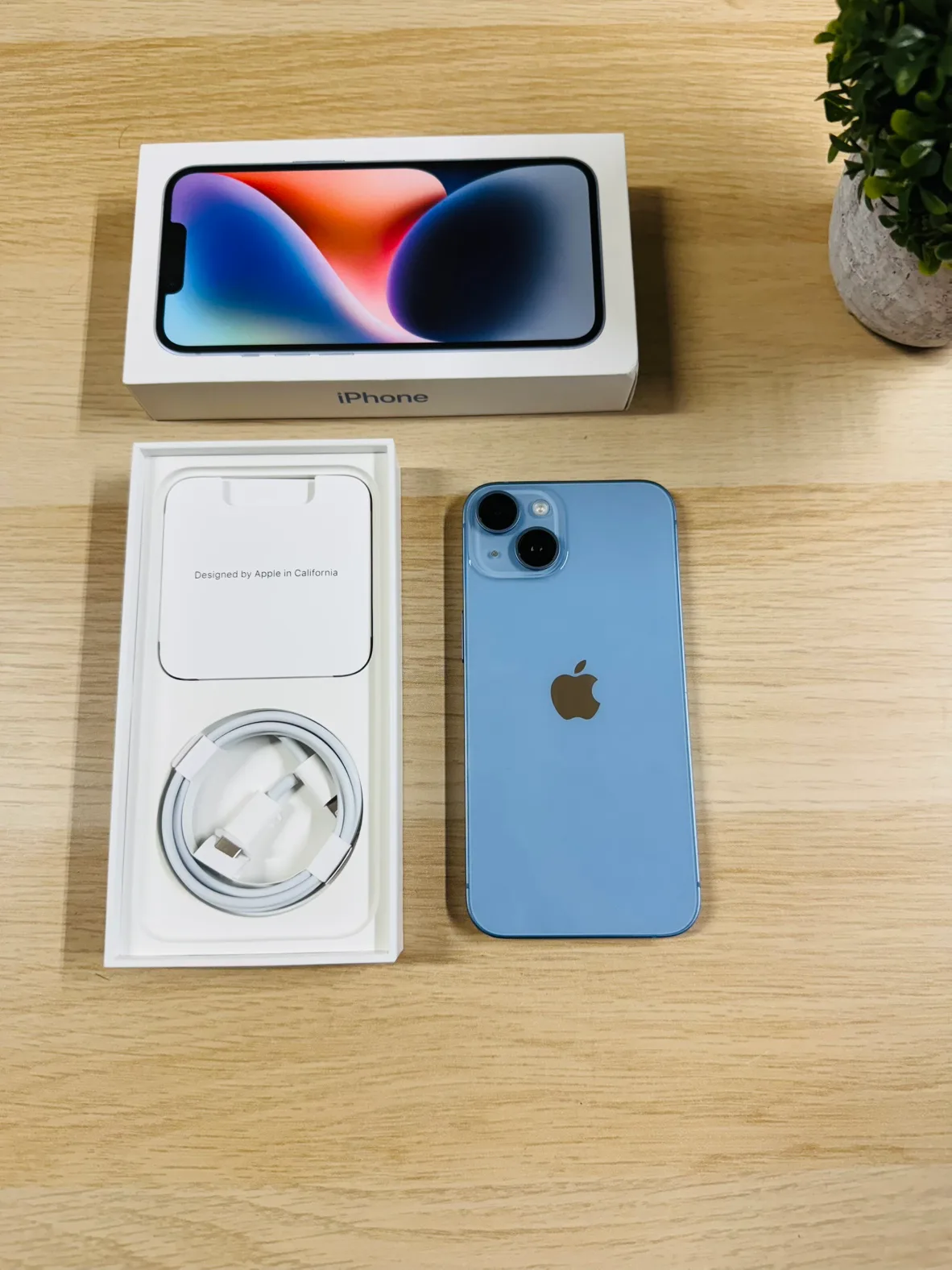 Apple iPhone 14 - 256GB ( UNLOCKED ) Like new Condition thumbnail