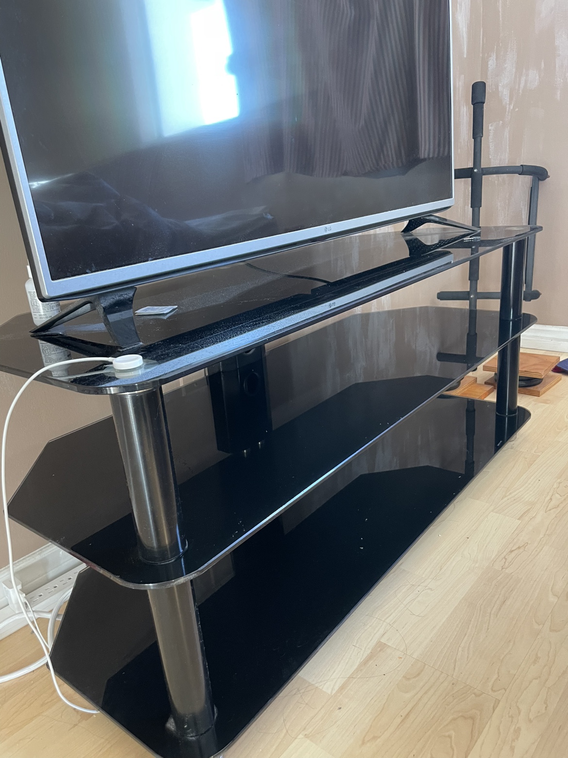 Black tempered Glass TV Stand