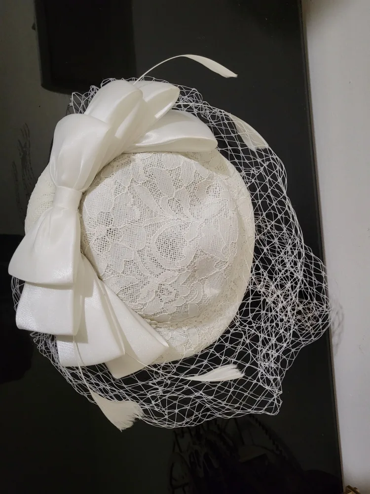 Vintage White Pillbox Hat with Veil image indicator(2)