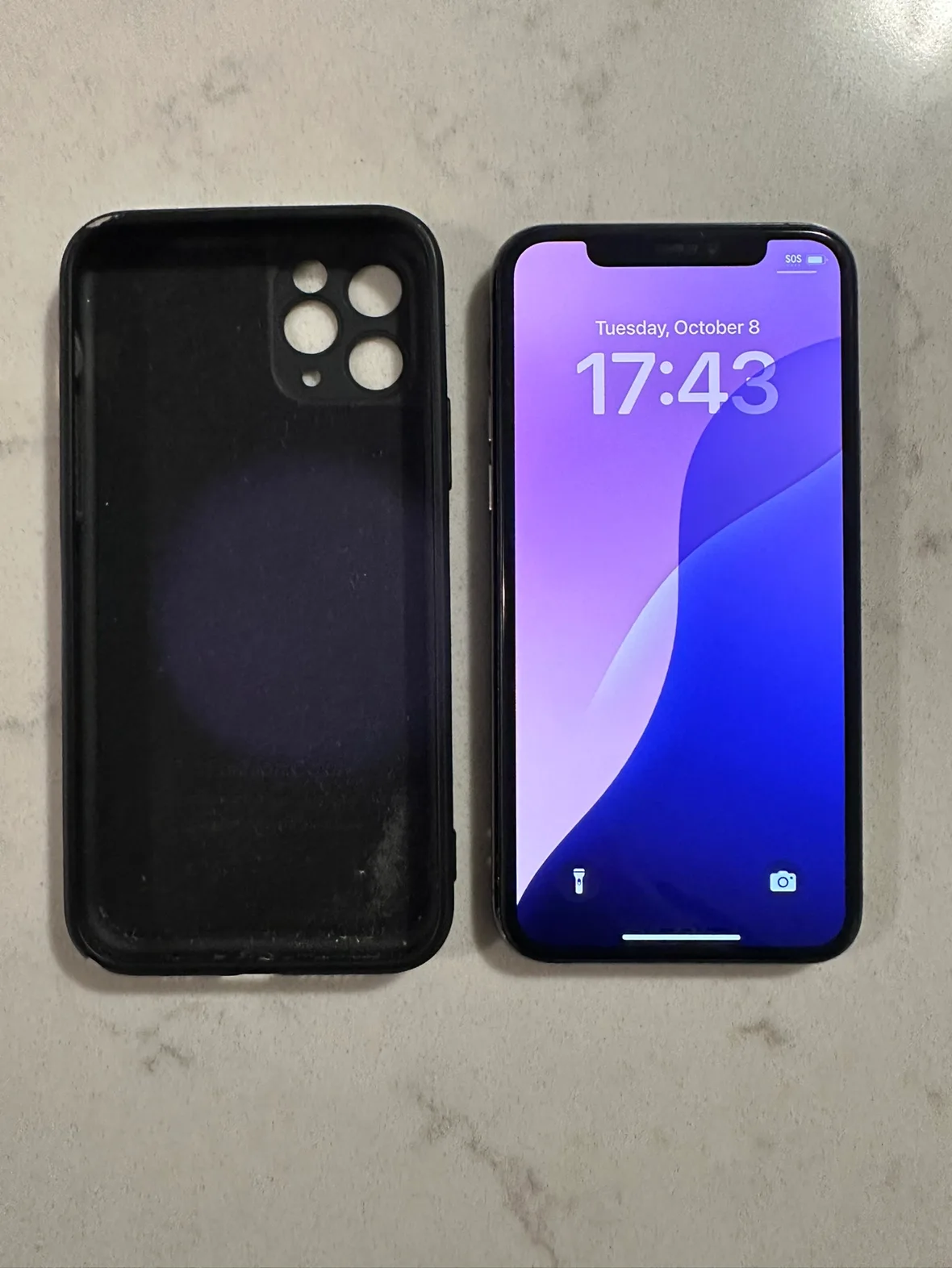 IPHONE 11 PRO 64GB UNLOCKED 9/10 CONDITION $300 FIRM thumbnail
