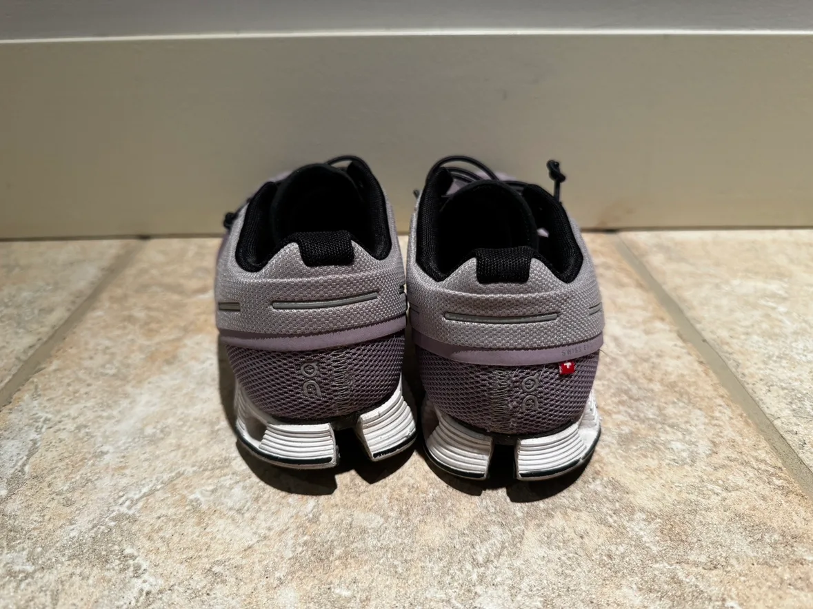 On Running, Women’s Running Shoes (size6.5) image indicator(2)