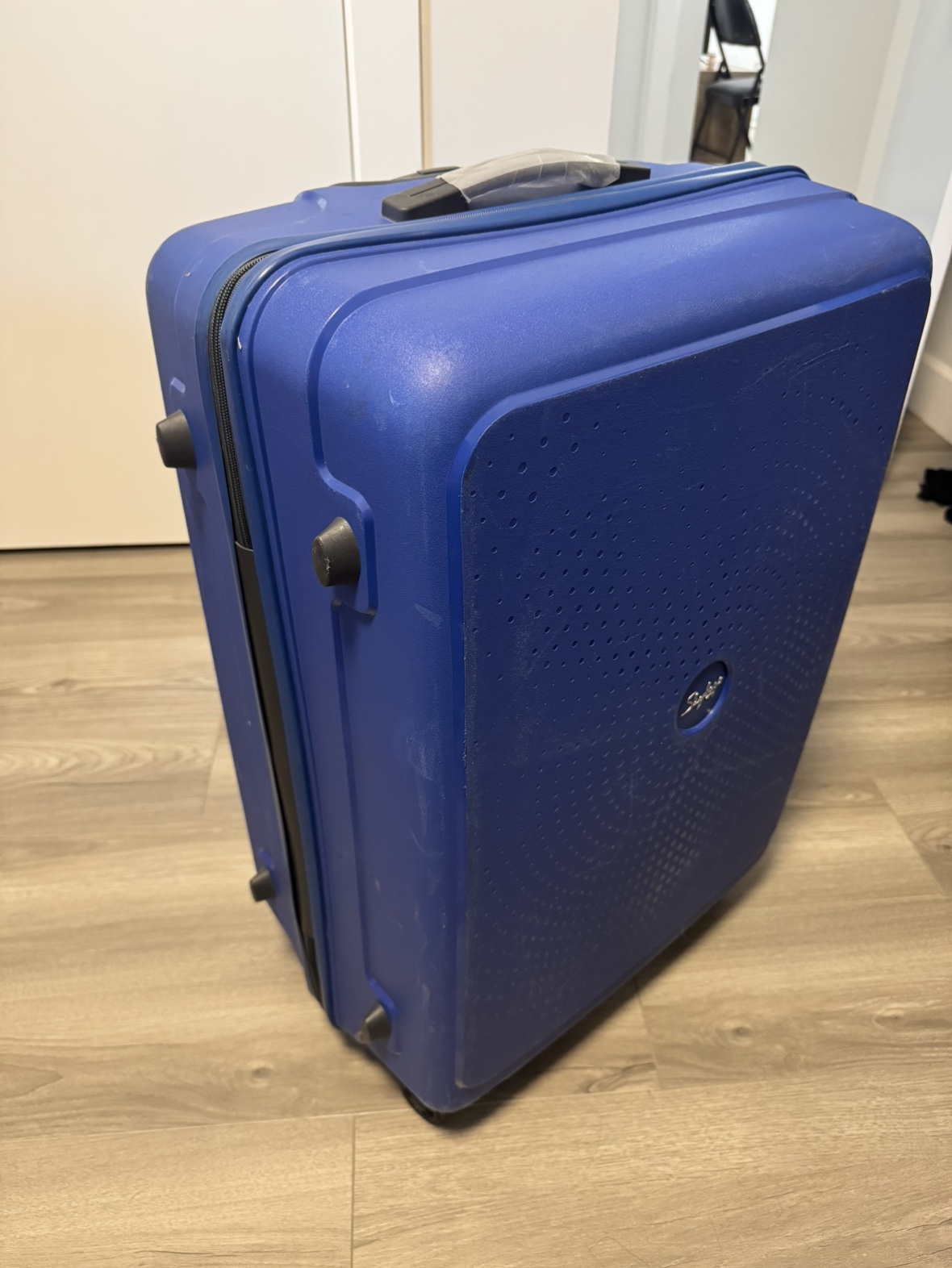 Checked Luggage Piece