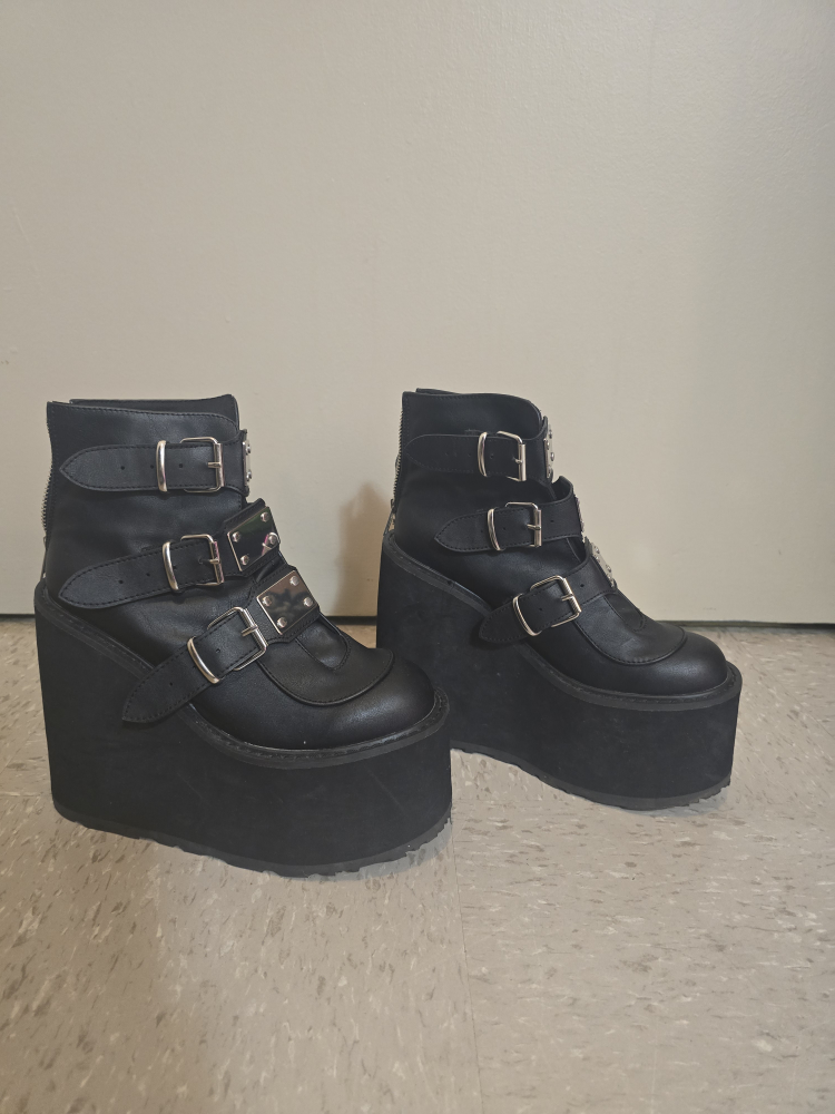 Demonias womens boots - photo 2