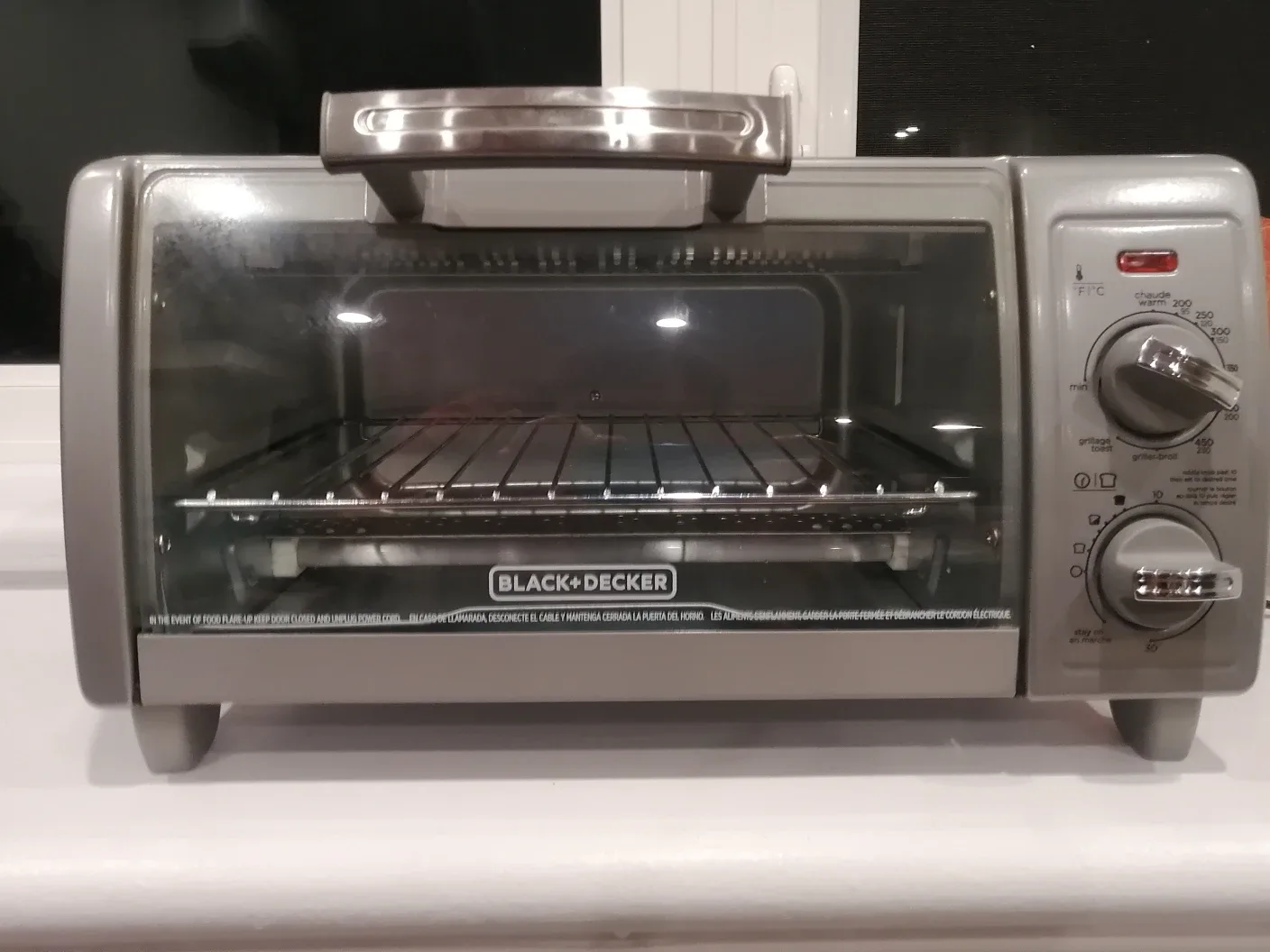 Black and decker toaster oven thumbnail