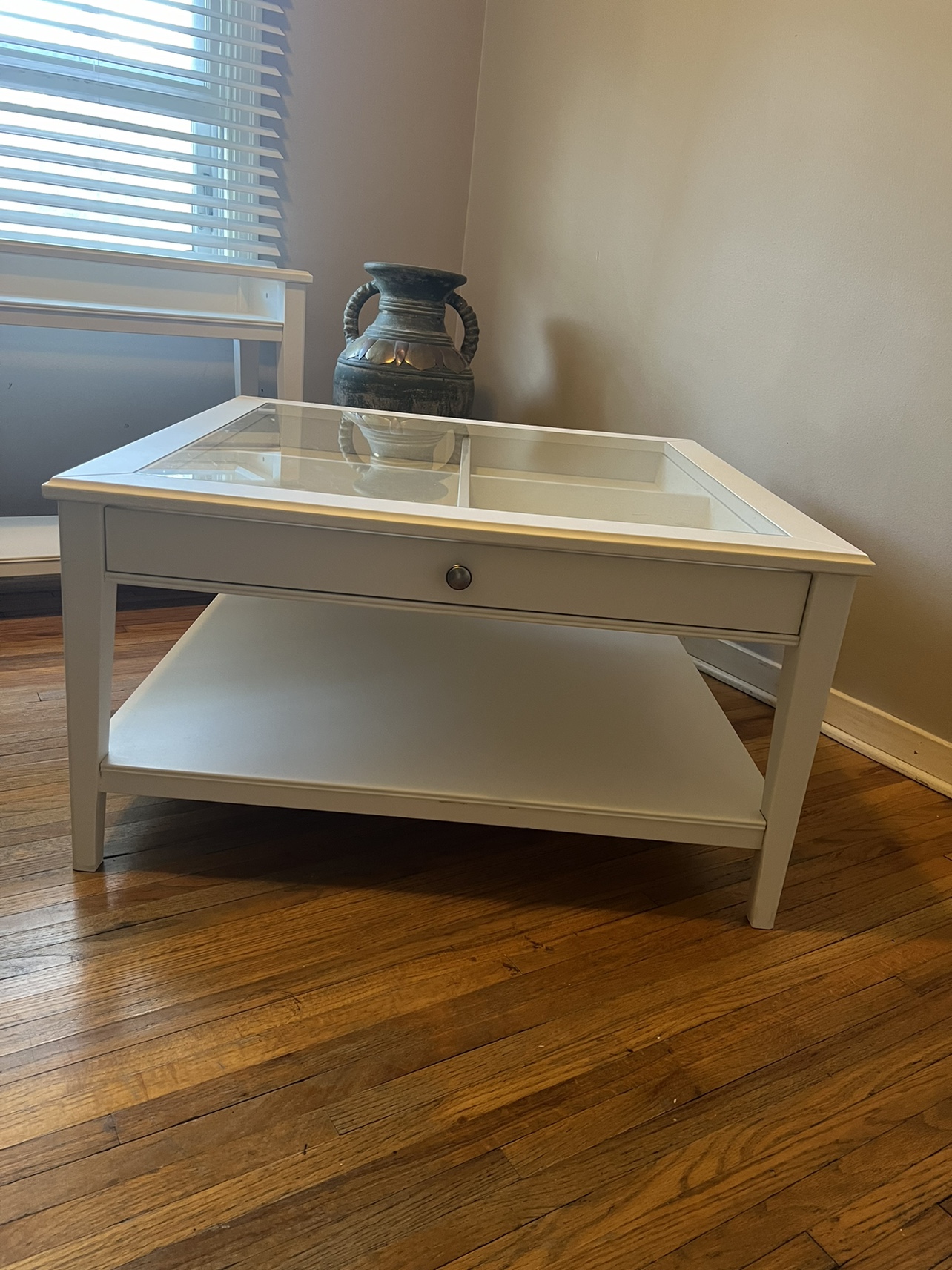 White Coffee Table and Console Table Set - photo 2