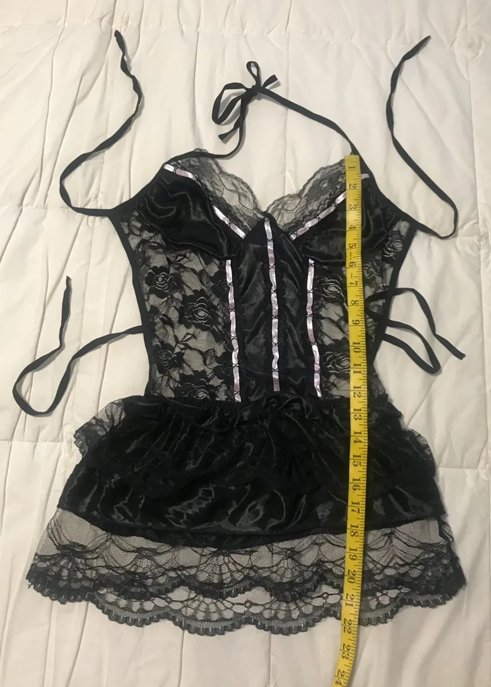 Black & White Frilly Lace Costumes image indicator(5)