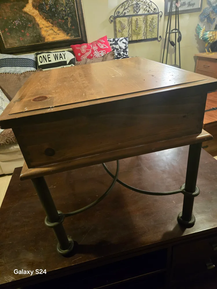Wooden End Table with Drawer image indicator(2)