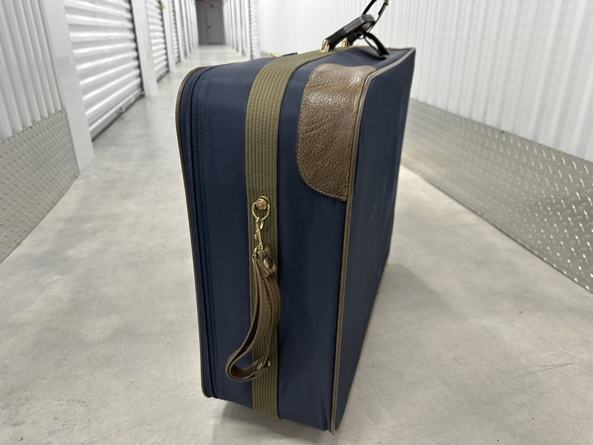 Amelia Earhart Luggage Suitcase - photo 3