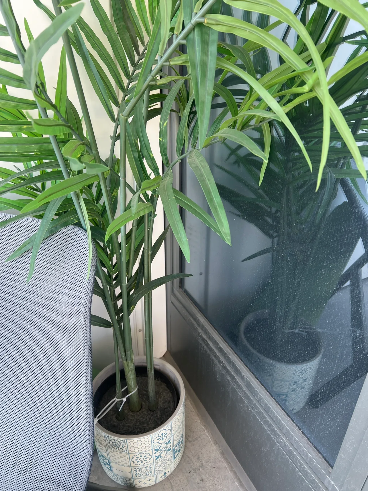 Artificial Palm Tree in Decorative Pot image indicator(3)