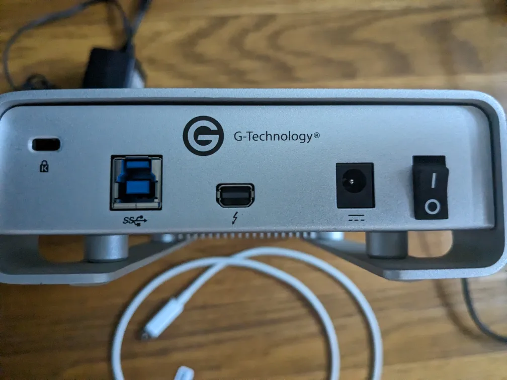 G-Technology G-Drive with Thunderbolt 4TB image indicator(3)