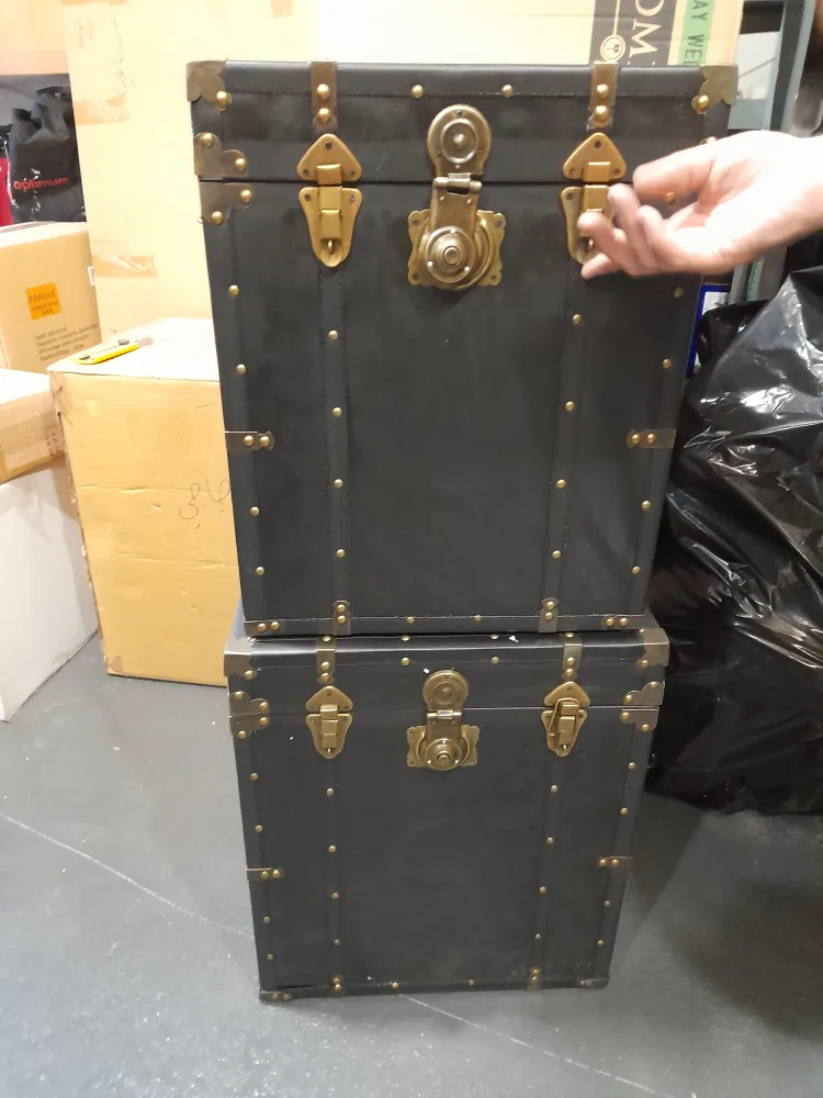 Set of 2 Storage Trunks image indicator(2)