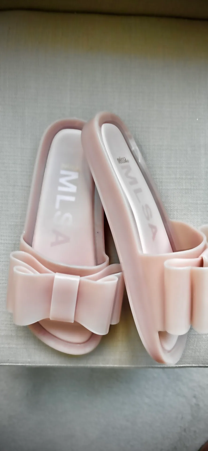 Melissa Bow Slides thumbnail