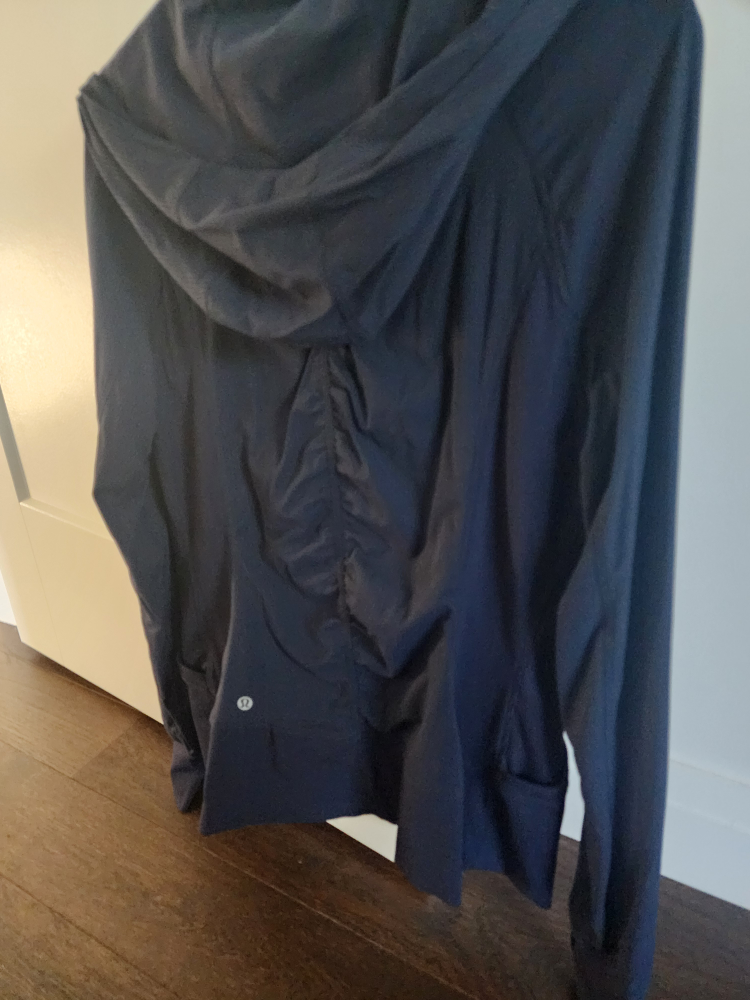 Lululemon Run: On The Fly Jacket