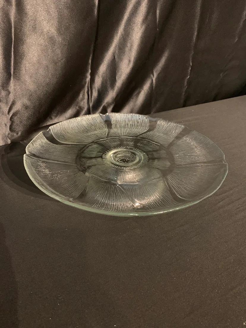 Beautiful Glass serving dish by Luminarc France thumbnail