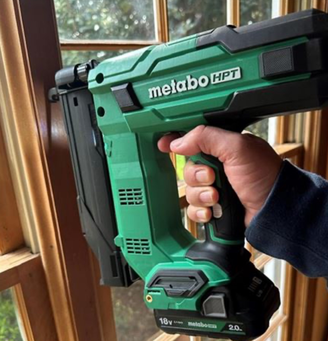 Metabo 18-Ga Compact Cordless Brad Nailer Kit - photo 4