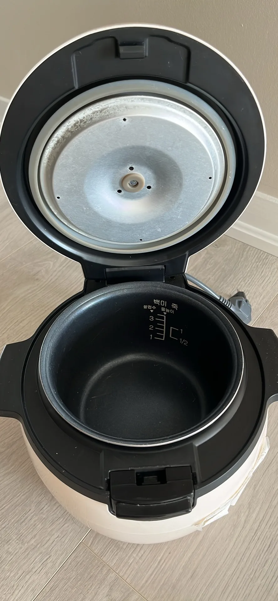 Cuchen 3 cup Electric Rice Cooker image indicator(2)