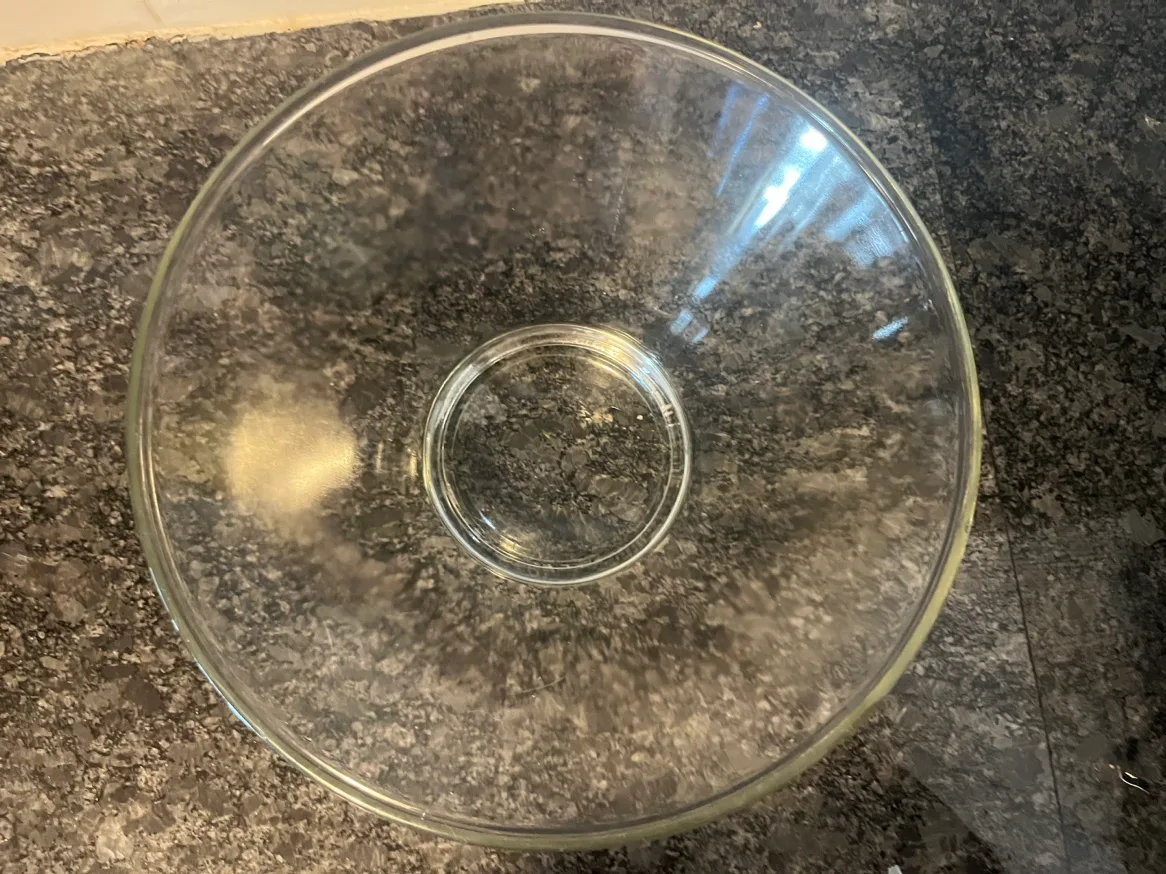 Glass Serving Bowl image indicator(3)