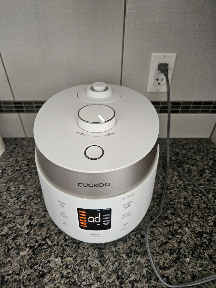 Cuckoo CRP-ST0609F 6-Cup Electric Pressure Rice Cooker - photo 2