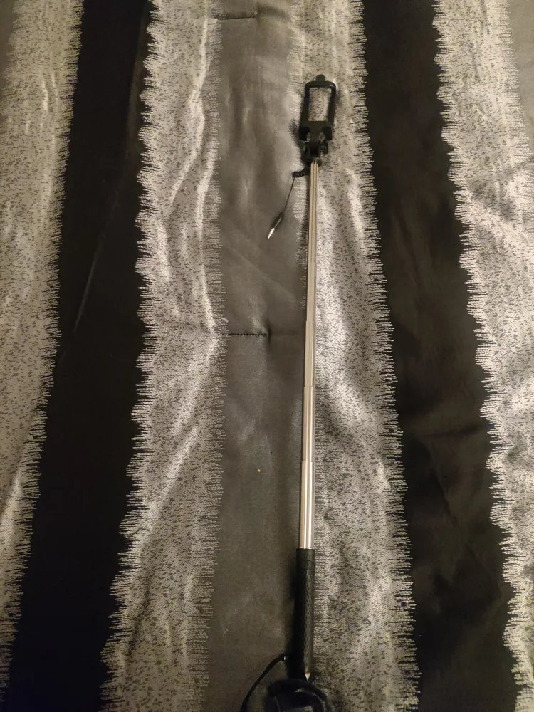 Selfie Stick with Wired Remote image indicator(4)