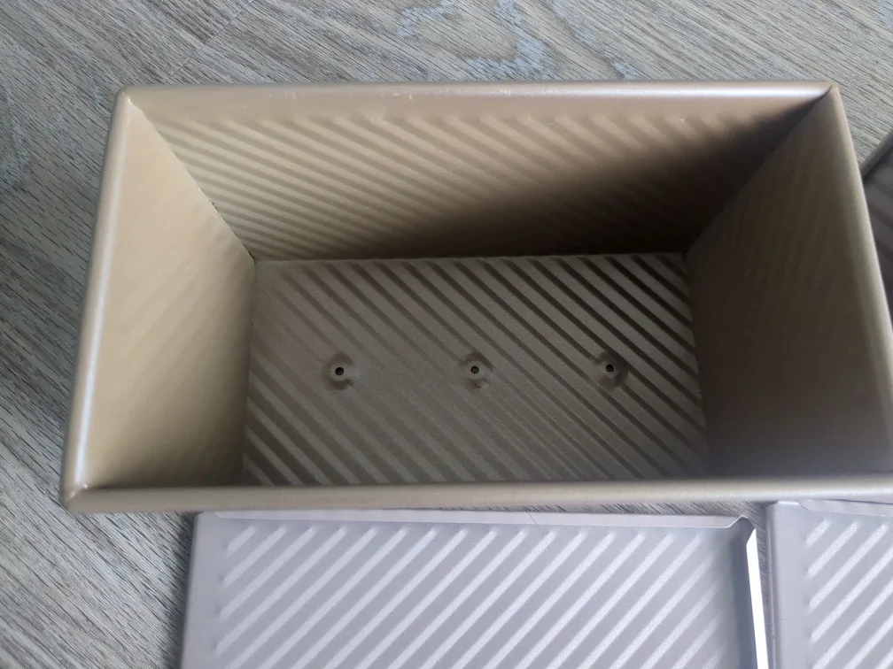 Set of 2 Loaf Pans image indicator(4)