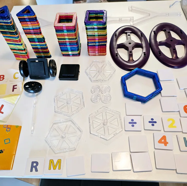 2 Sets of Tomons Magnetic Tiles Building Set thumbnail