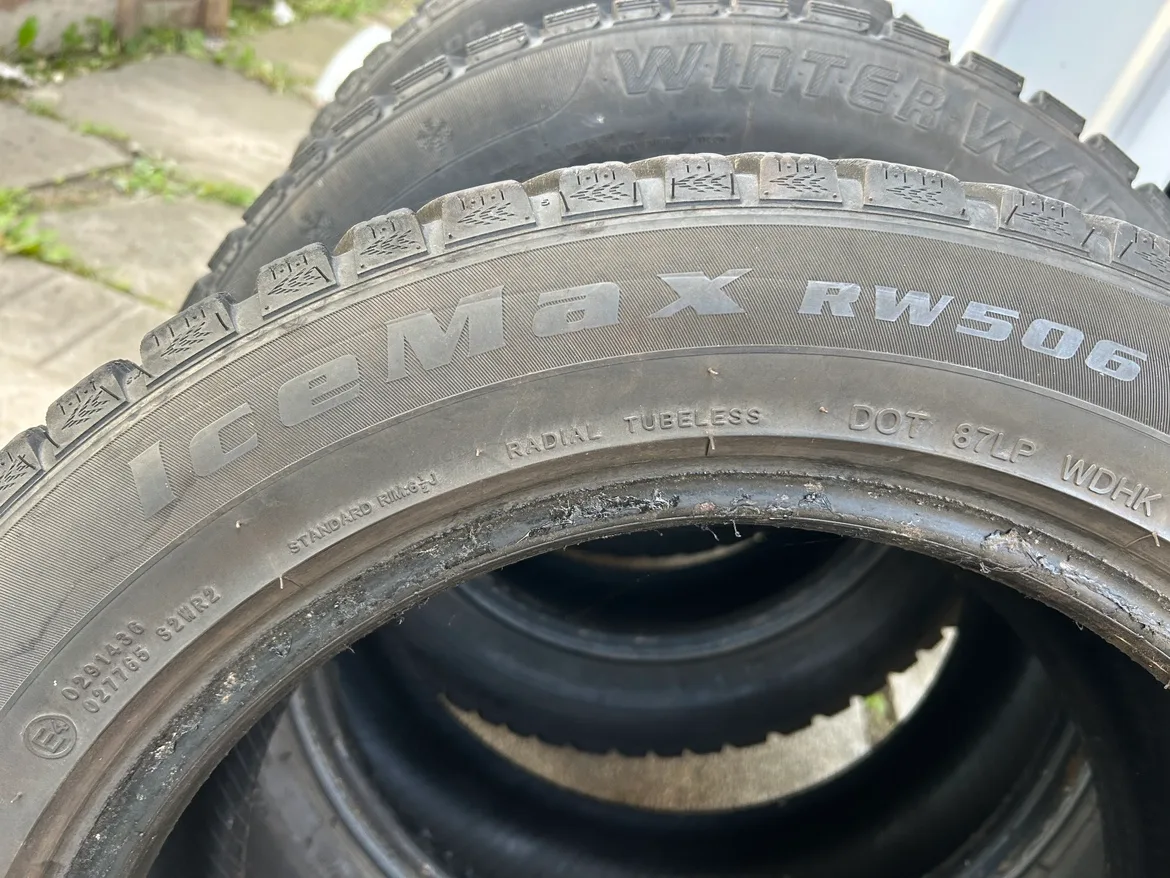 Winter tires 205/55/16 image indicator(2)