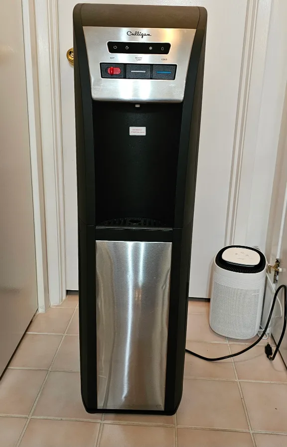 Culligan Tri-Temperture Bottom Load Water Cooler thumbnail
