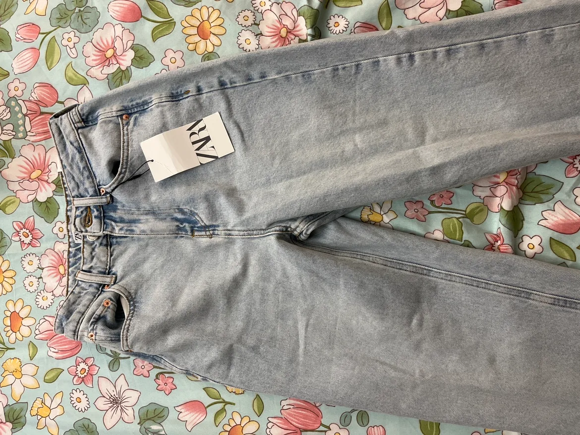 Zara Mom Fit Jeans with tag thumbnail